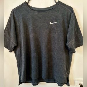Nike Women’s Dri-Fit Short Sleeve Shirt | Size Large